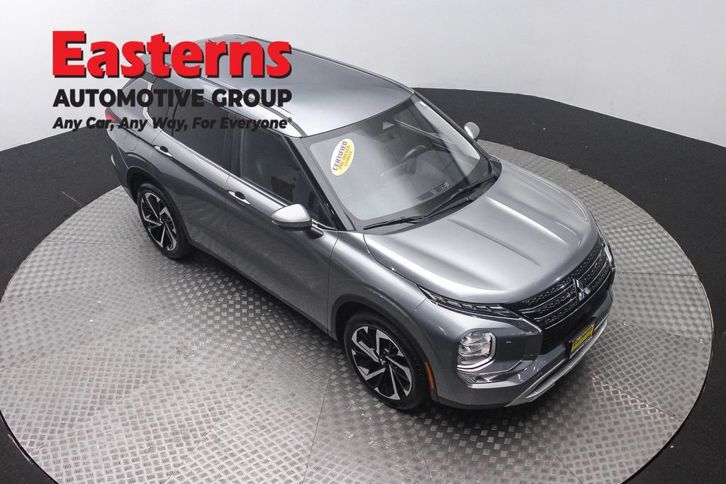 Used 2024 Mitsubishi Outlander SE AWD/4WD image 3