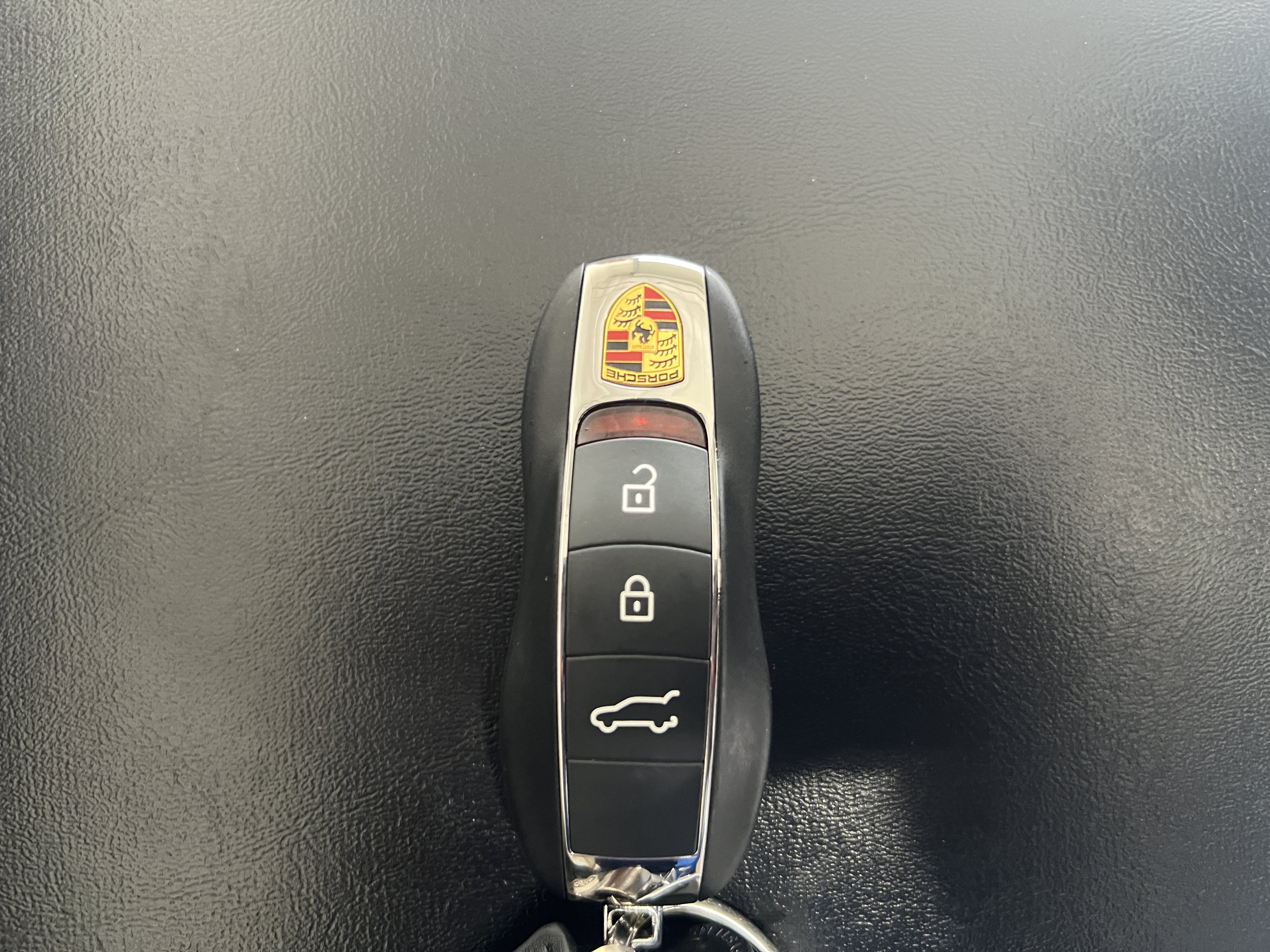 Certified 2025 Porsche Macan S AWD/4WD image 25