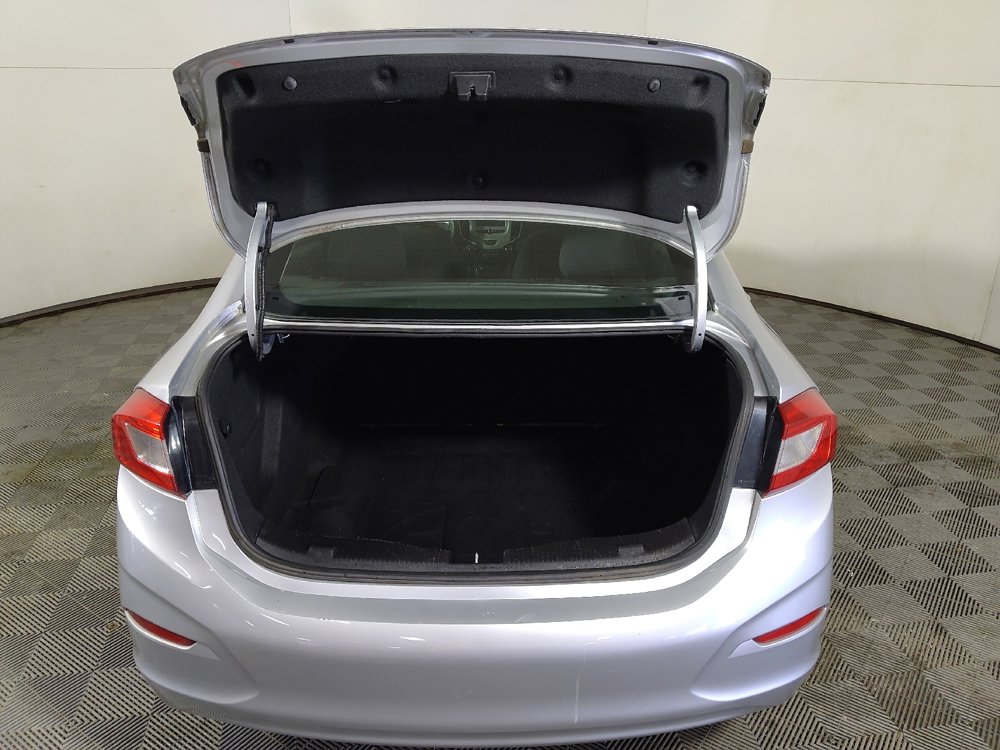 Used 2018 Chevrolet Cruze LS image 29