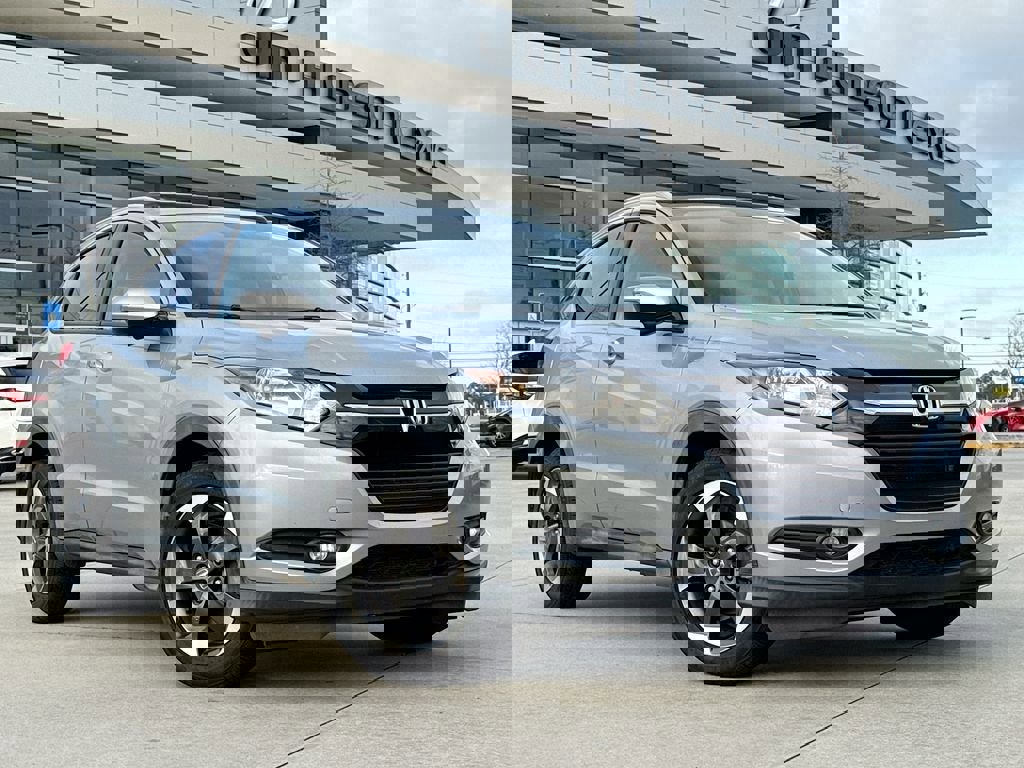 Used 2018 Honda HR-V EX-L image 2