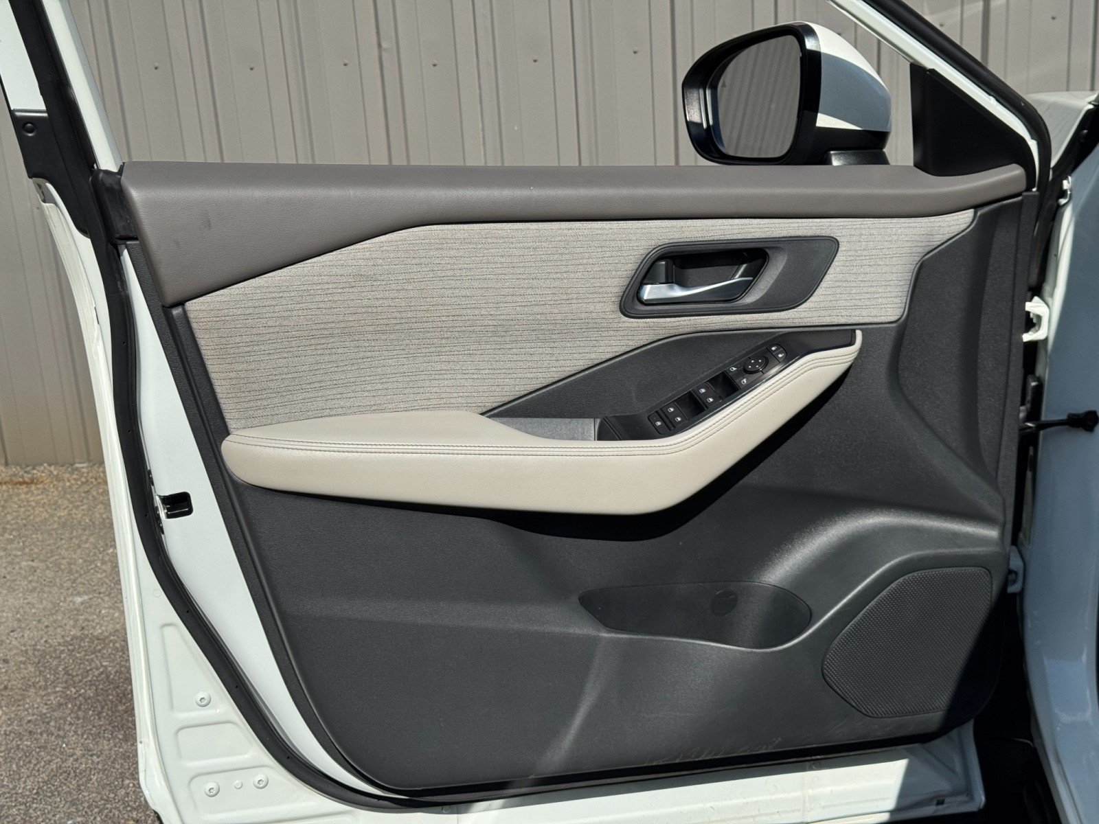 Used 2022 Nissan Rogue SV FWD image 36