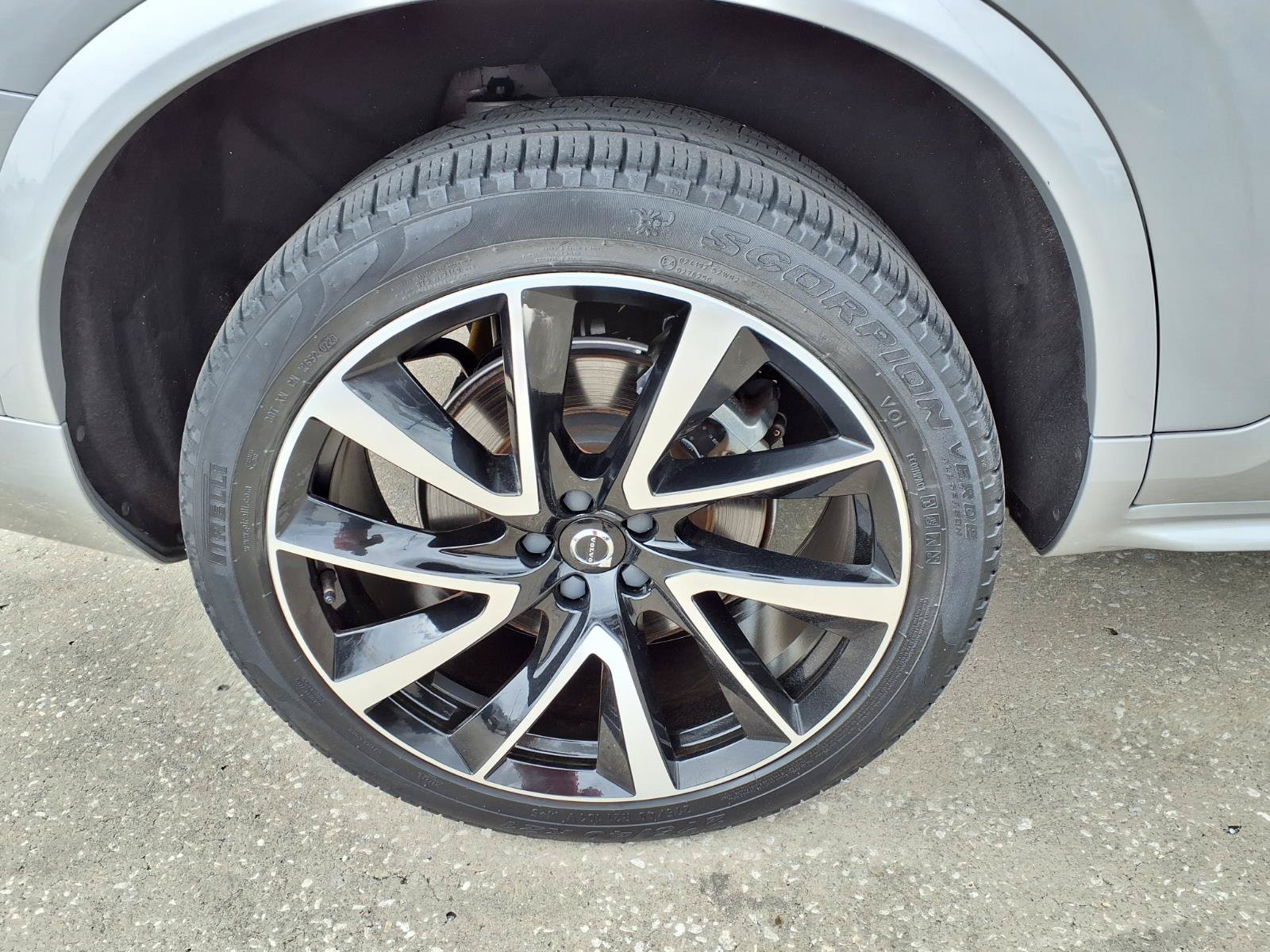 Certified 2023 Volvo XC90 B6 Plus AWD/4WD image 9