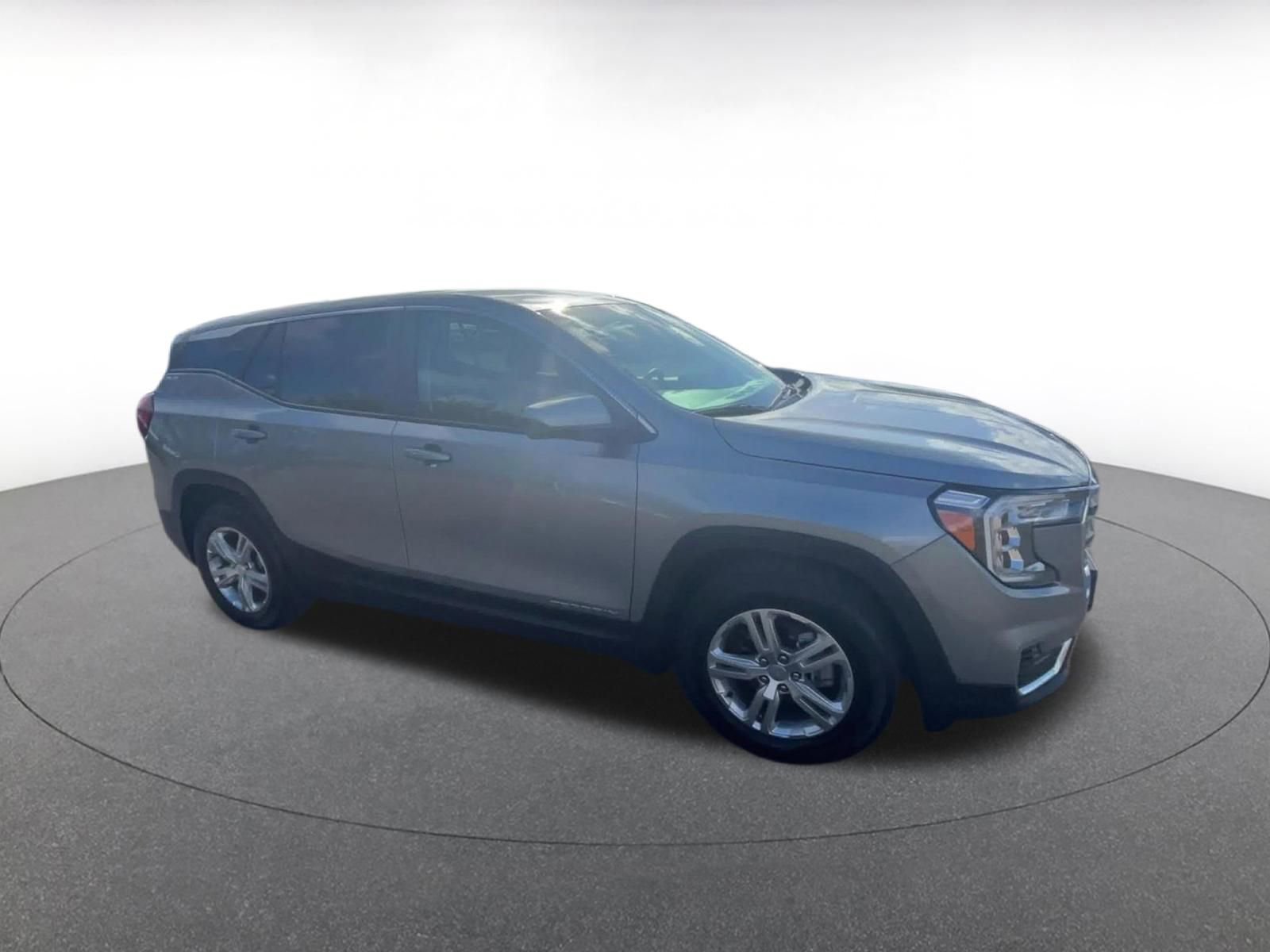 Used 2024 GMC Terrain SLE video 2