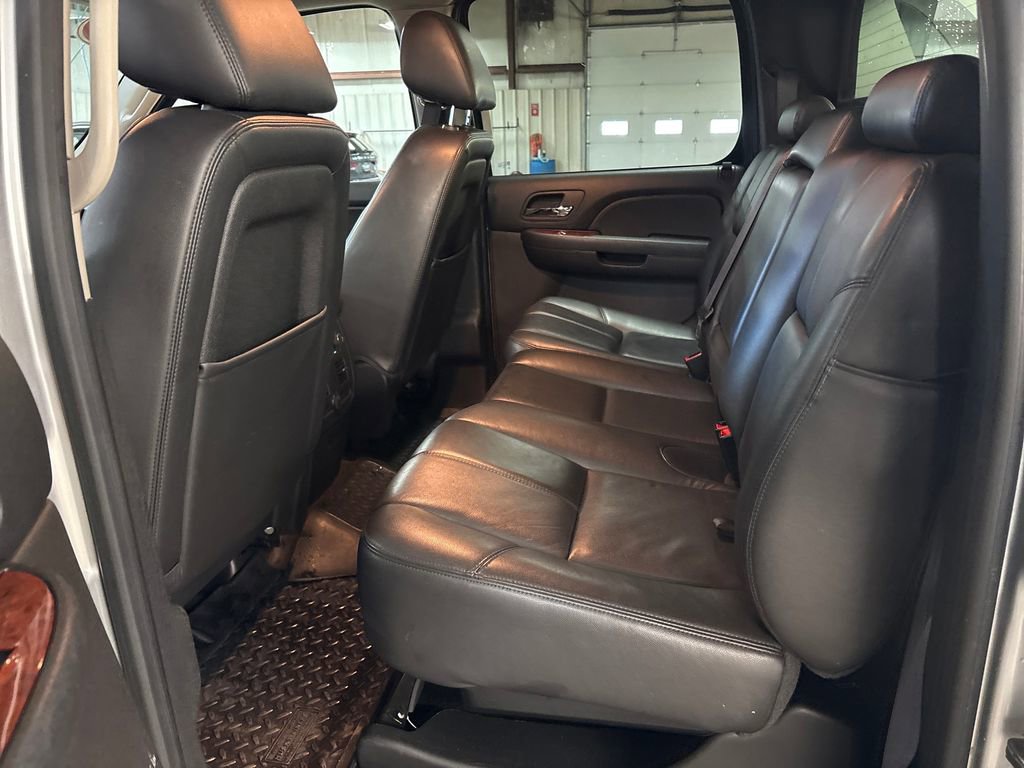 Used 2013 Chevrolet Avalanche LT w/ All-Star Edition AWD/4WD image 27