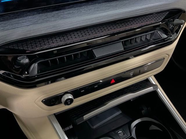 Certified 2025 BMW 330i xDrive 330i xDrive w/ Premium Package image 17