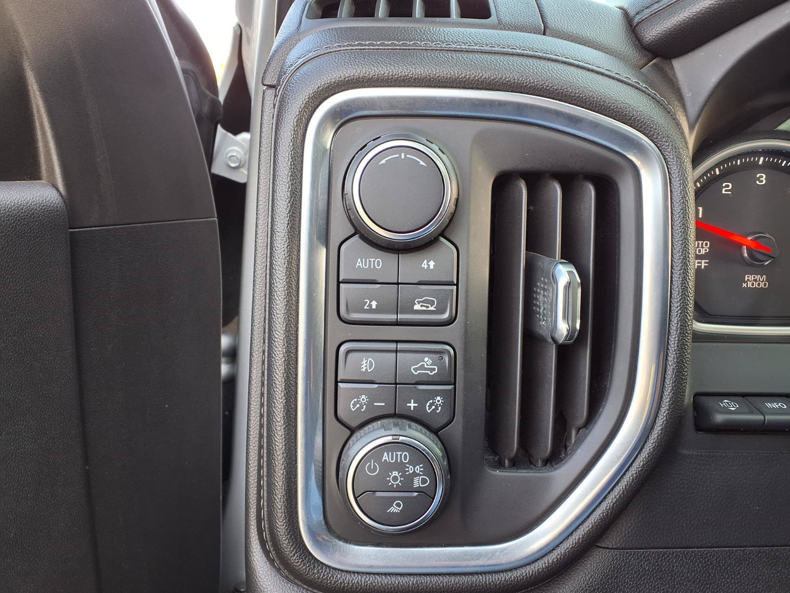 Used 2019 Chevrolet Silverado 1500 LTZ w/ LTZ Premium Package AWD/4WD image 23