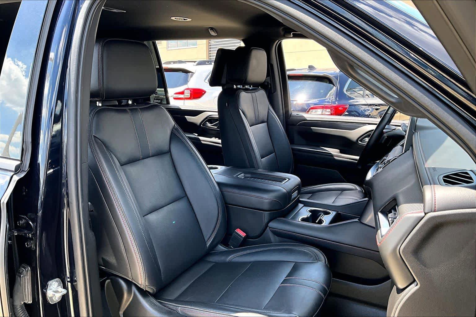 Used 2021 Chevrolet Suburban RST w/ Luxury Package AWD/4WD image 9
