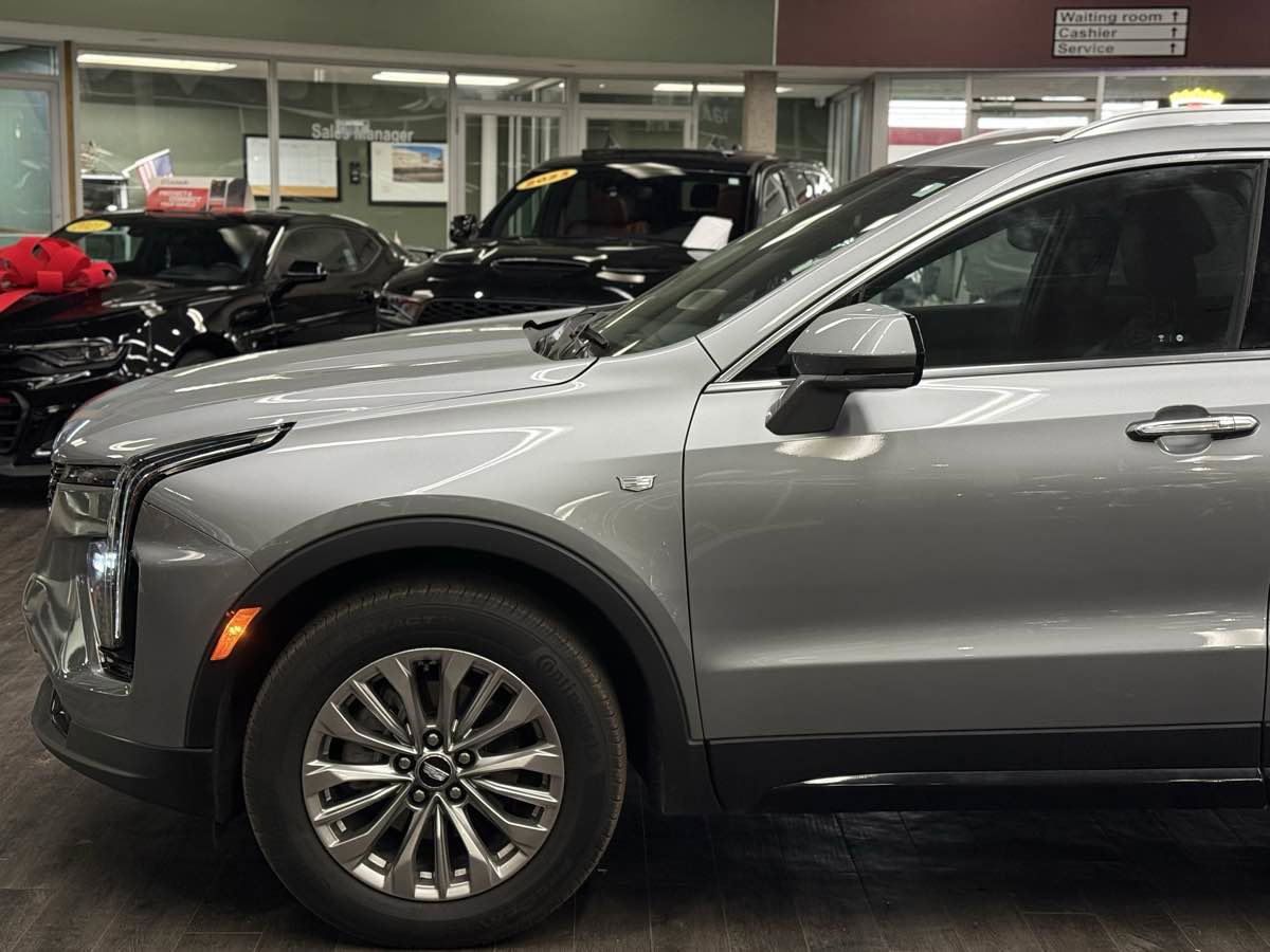 Used 2024 Cadillac XT4 Premium Luxury w/ Cold Weather Package image 7