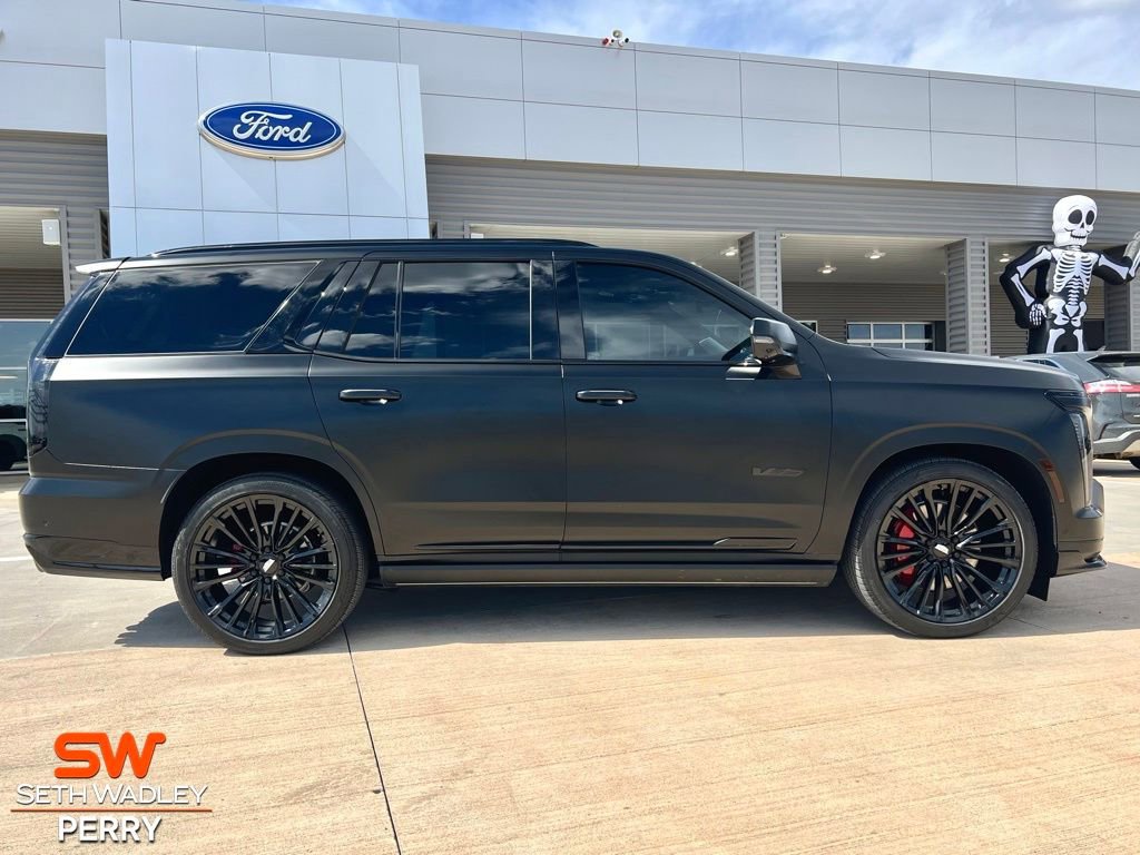 Used 2025 Cadillac Escalade V AWD/4WD image 5