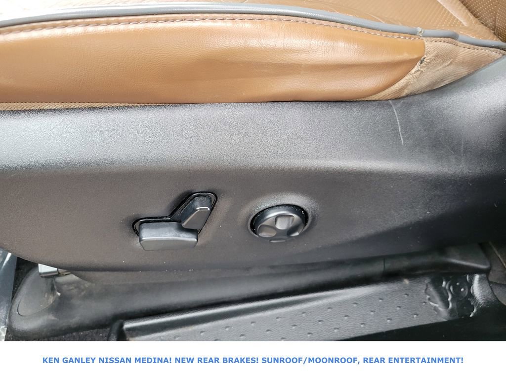 Used 2017 Chrysler Pacifica Limited image 35