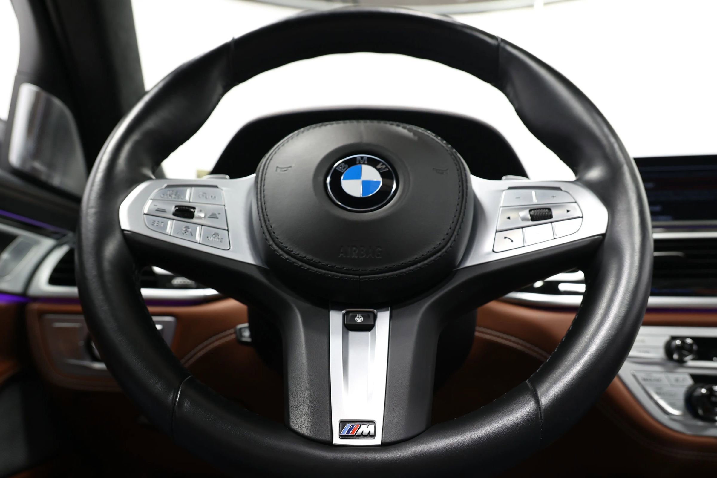 Used 2022 BMW M760i xDrive w/ Luxury Rear Seating Package image 26