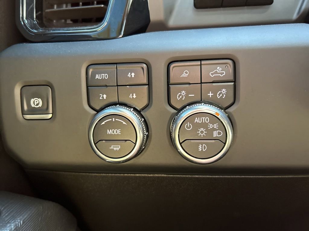 Used 2024 GMC Sierra 2500 AT4X image 30