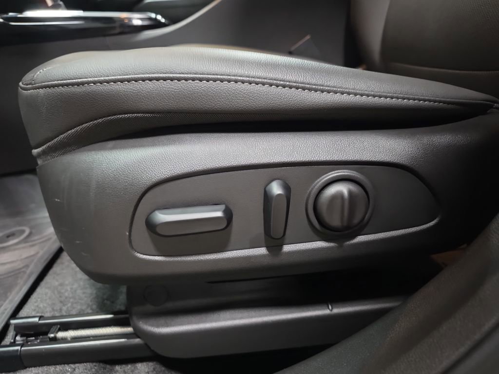 Certified 2024 Chevrolet Trax ACTIV w/ Sunroof Package image 30