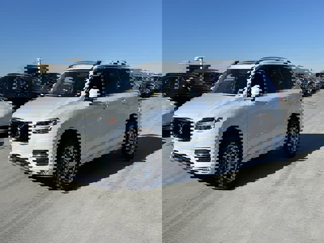 Used 2019 Volvo XC90 T5 Momentum w/ Multimedia Package image 7