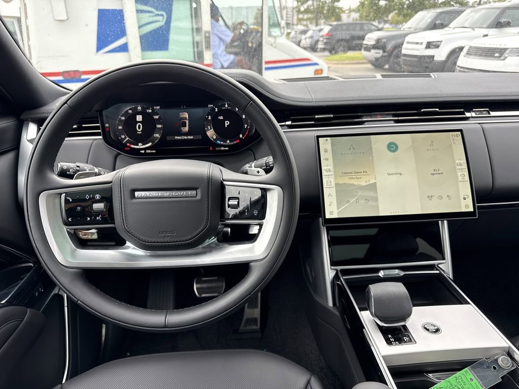 New 2025 Land Rover Range Rover SE image 4