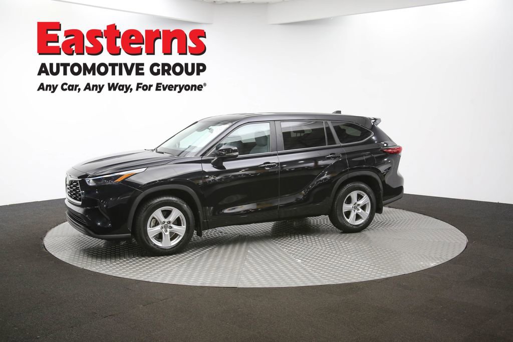 Used 2023 Toyota Highlander L image 57