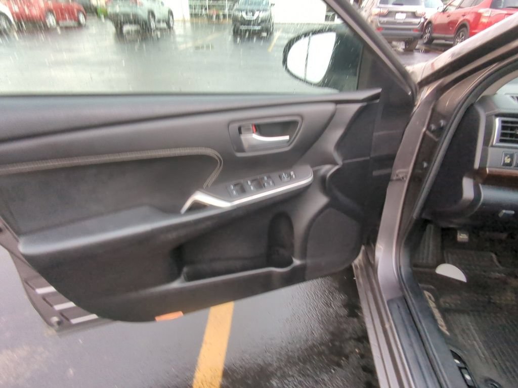 Used 2015 Toyota Camry XLE FWD image 8