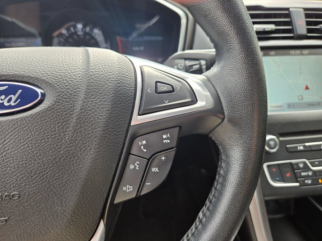 Used 2017 Ford Fusion Energi SE FWD image 32