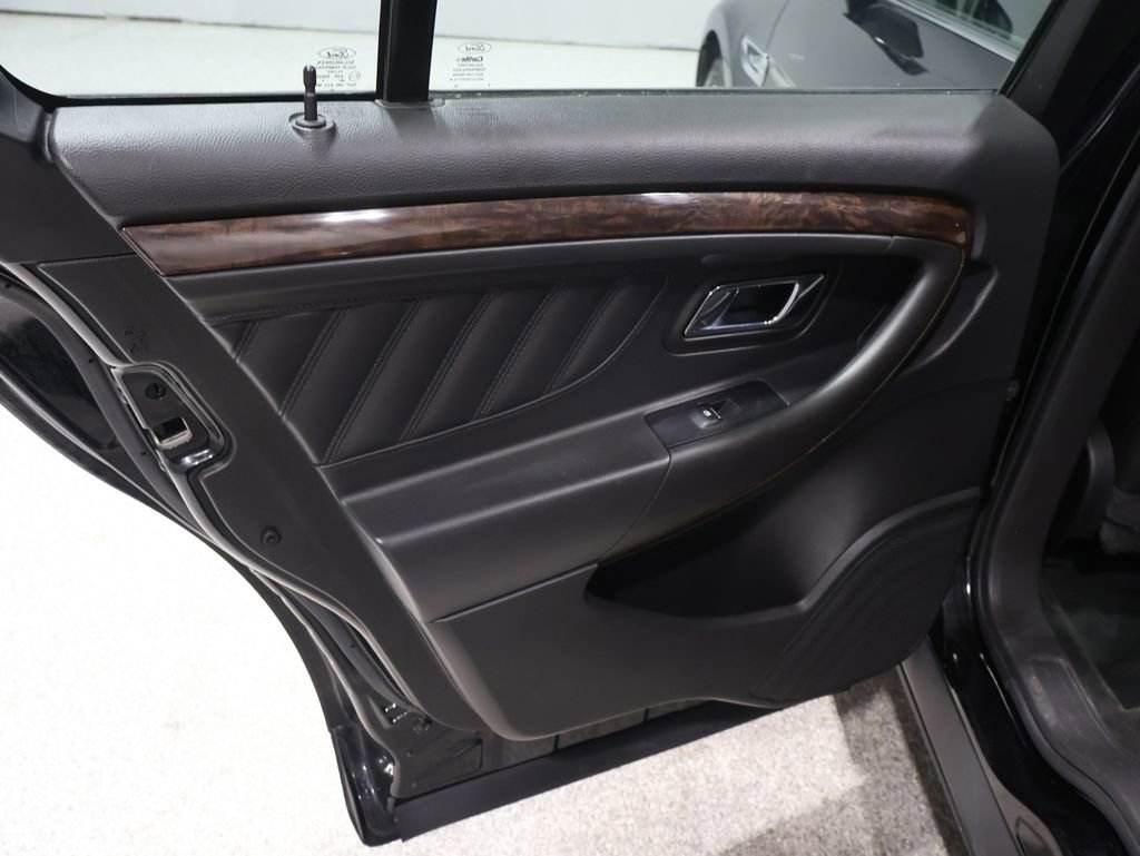 Used 2017 Ford Taurus Limited image 20