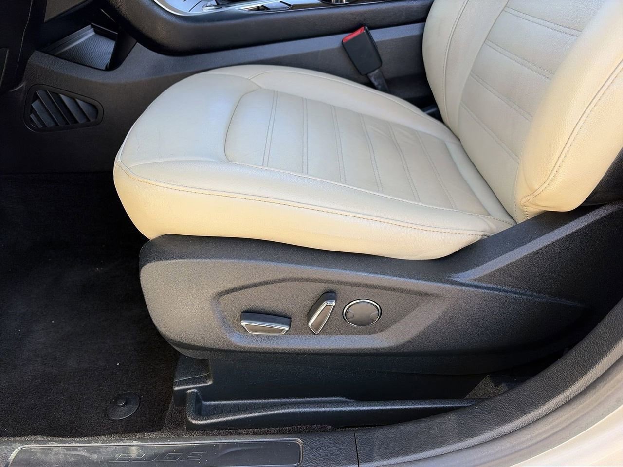 Used 2018 Ford Edge SEL w/ Equipment Group 201A image 17