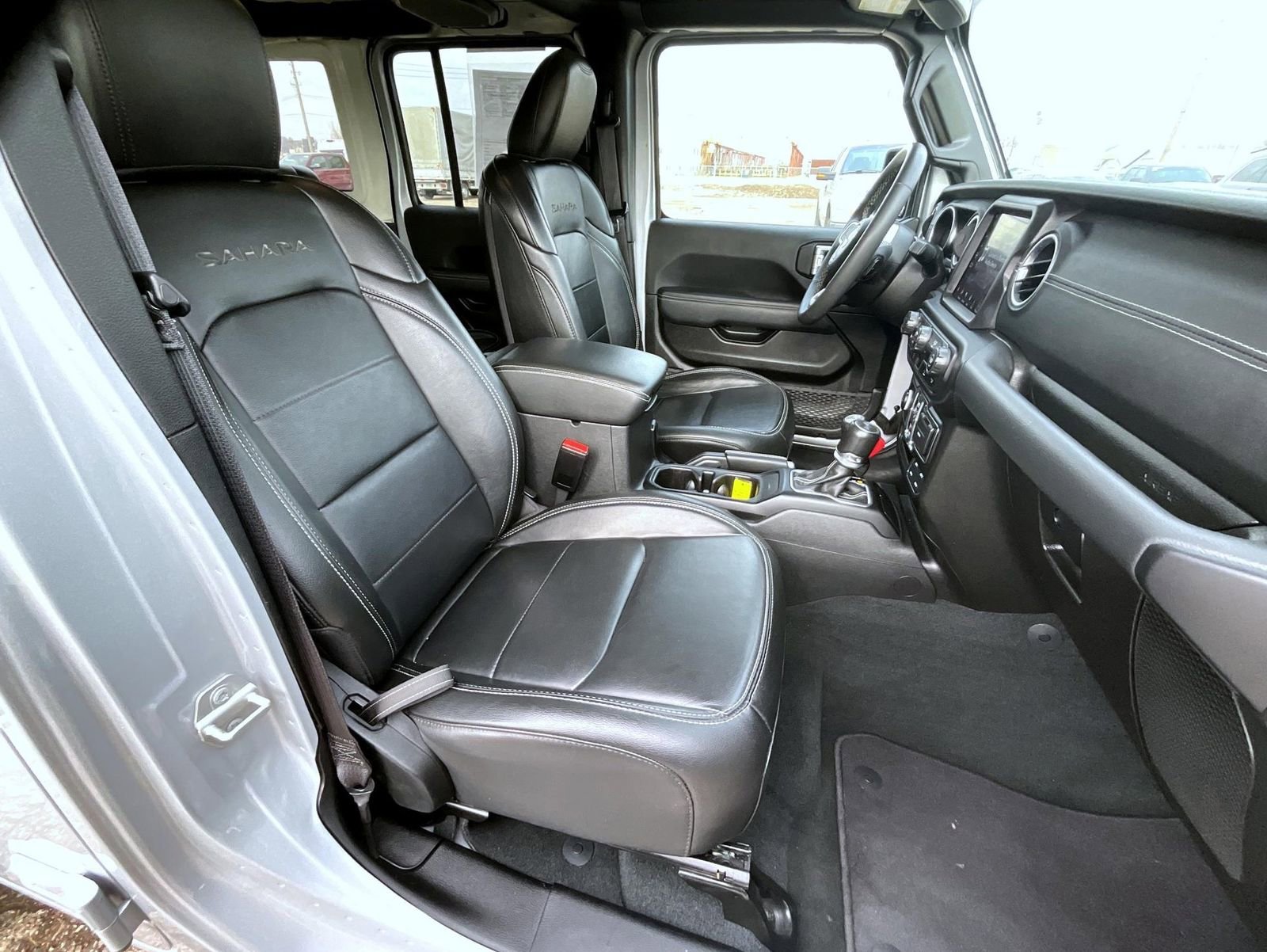 Used 2023 Jeep Wrangler Unlimited Sahara image 16