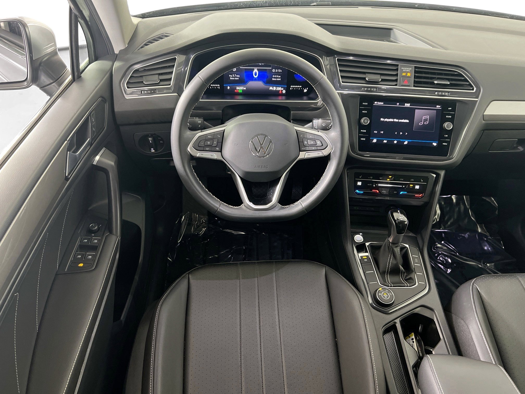 Used 2022 Volkswagen Tiguan SE AWD/4WD image 21