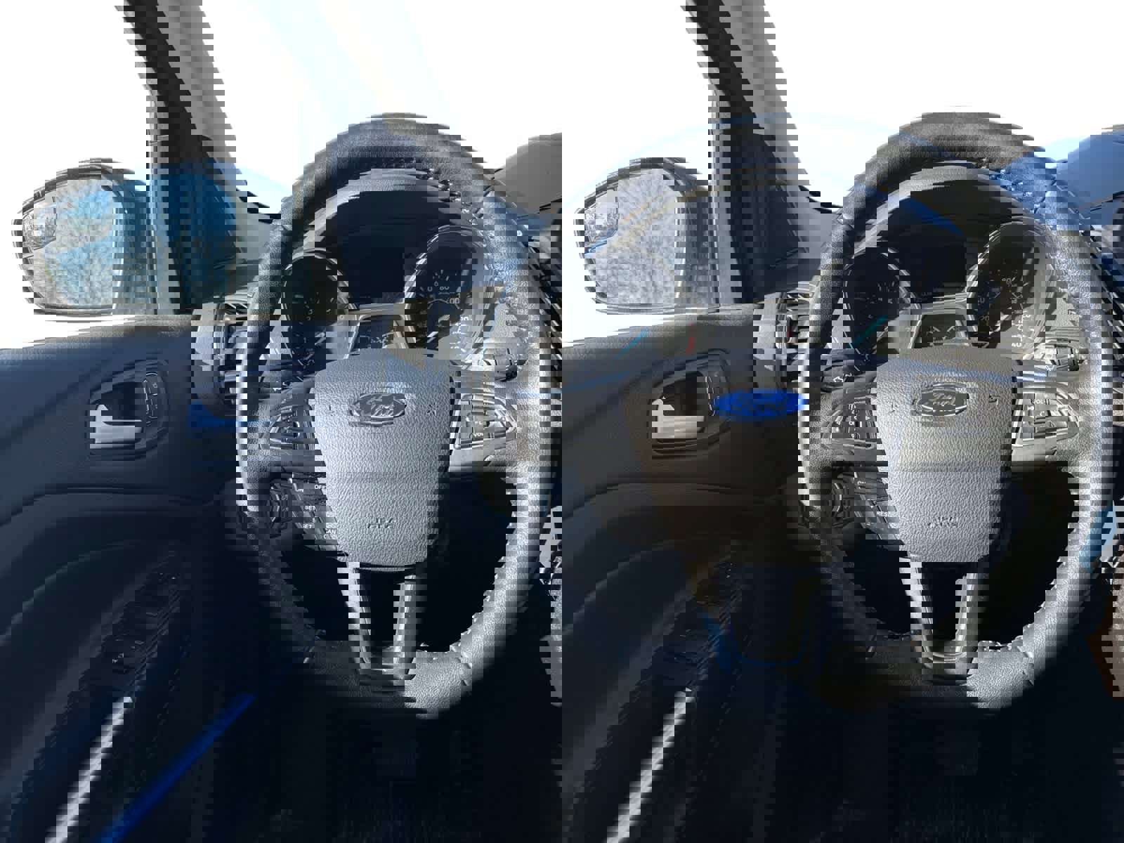 Used 2018 Ford Escape SE w/ SE Sport Appearance Package image 10