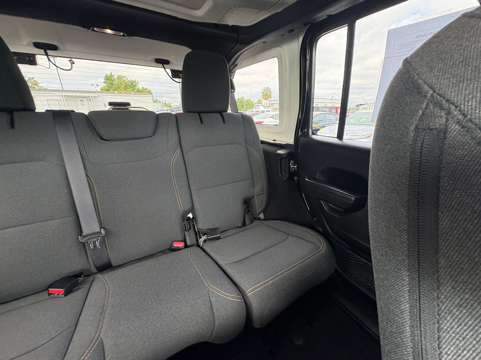 Used 2025 Jeep Wrangler Unlimited Sport AWD/4WD image 36