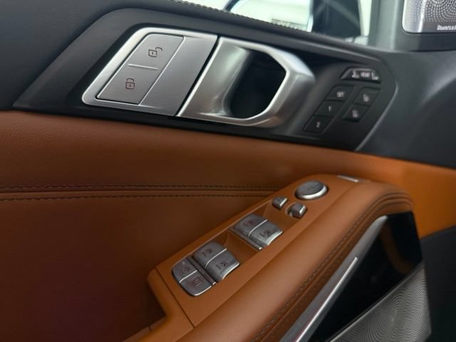 Used 2022 BMW ALPINA XB7 AWD/4WD image 33