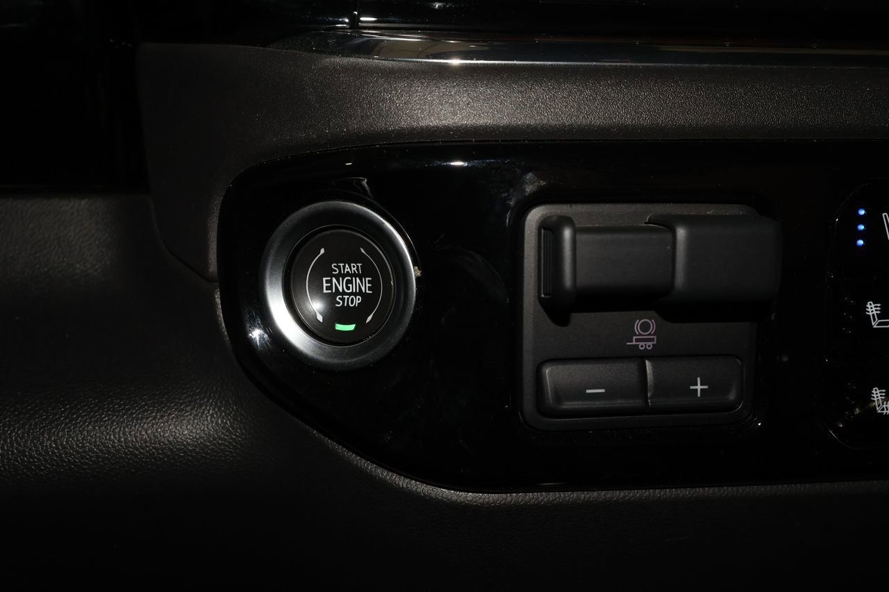 Used 2024 GMC Sierra 1500 SLT w/ SLT Premium Plus Package image 16