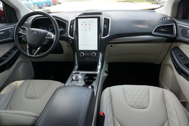 Certified 2023 Ford Edge Titanium image 6