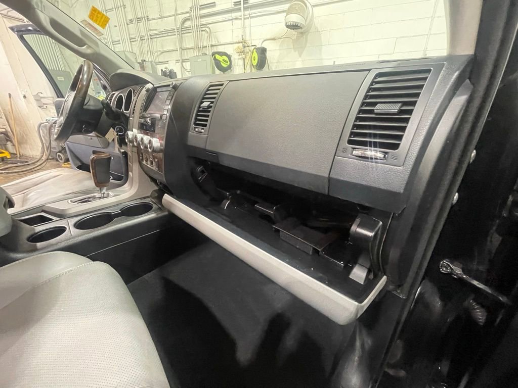 Used 2013 Toyota Tundra Platinum image 14