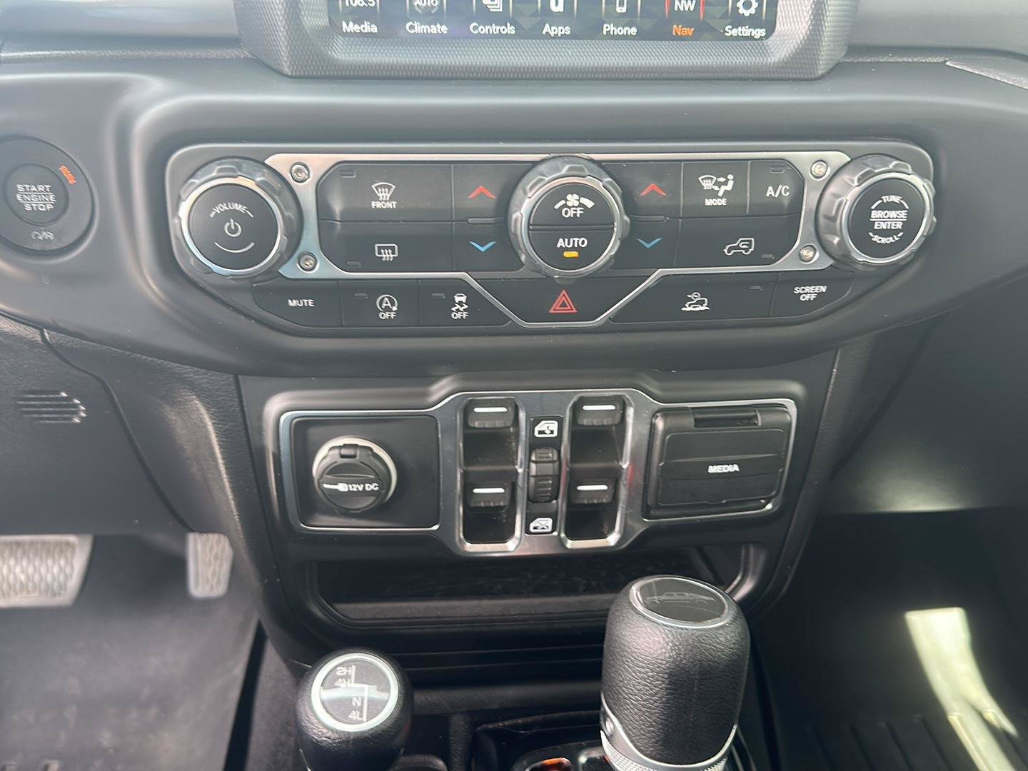 Used 2021 Jeep Gladiator Overland AWD/4WD image 27