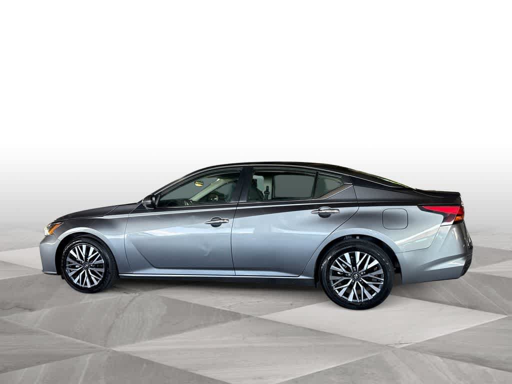 Used 2023 Nissan Altima 2.5 SV FWD image 5