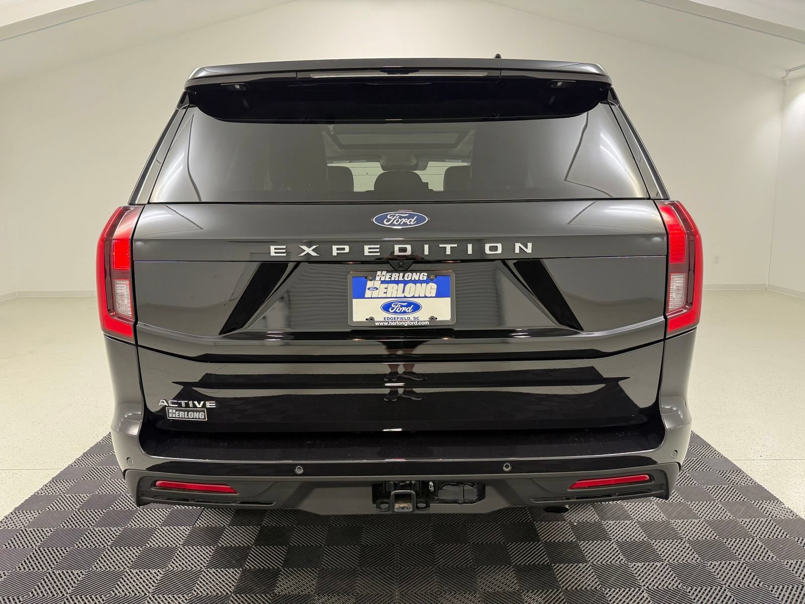 New 2025 Ford Expedition Active RWD image 5