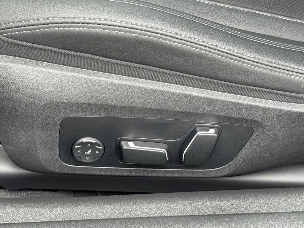 Used 2025 BMW 430i Convertible w/ Convenience Package image 19