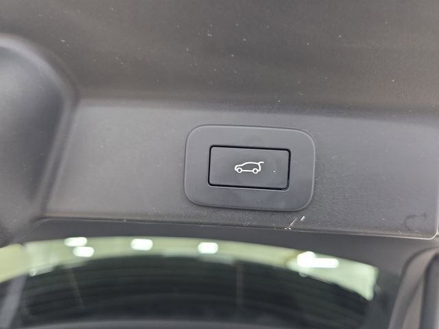 Used 2024 Jaguar F-PACE R-Dynamic S image 36