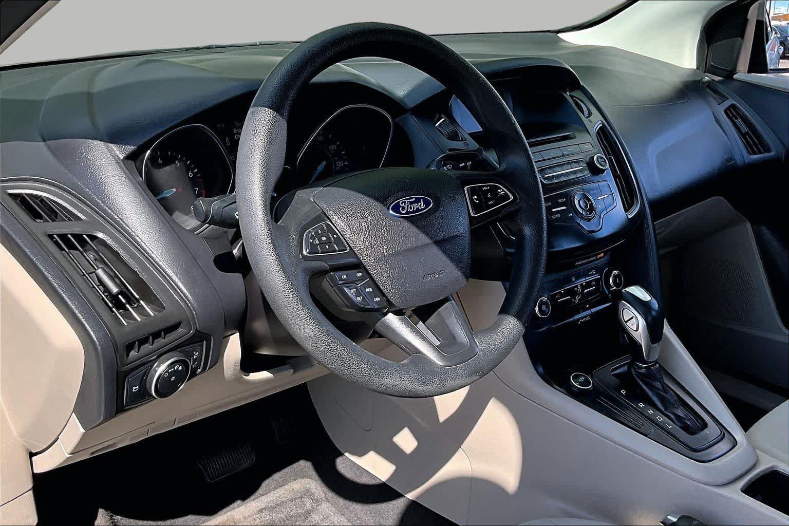 Used 2015 Ford Focus SE FWD image 17