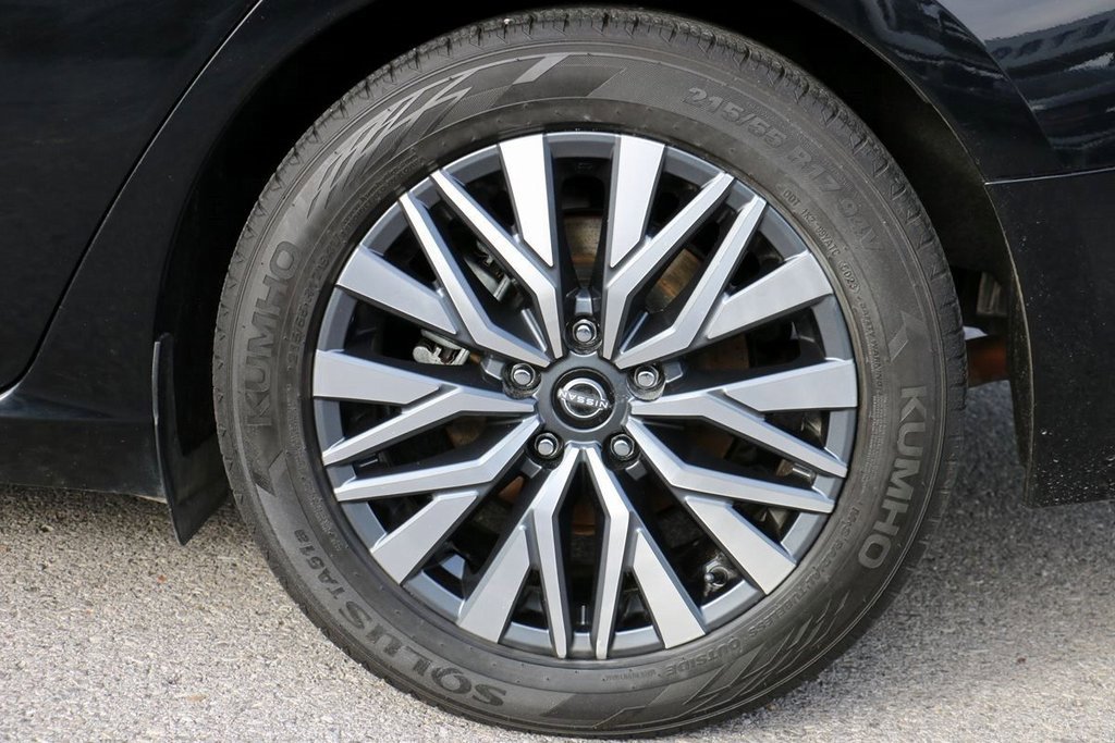 Used 2023 Nissan Altima 2.5 SV image 10