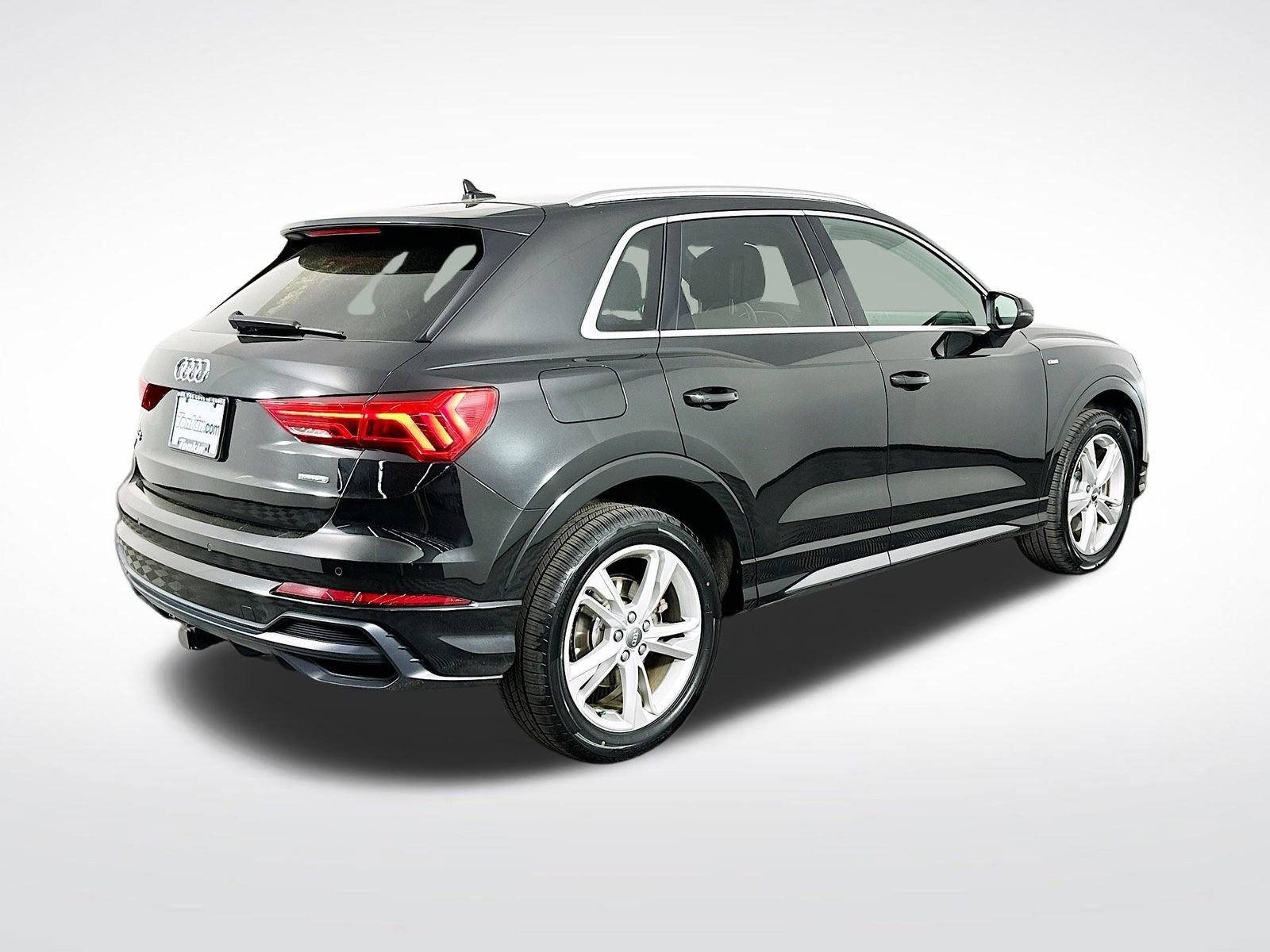 Used 2020 Audi Q3 2.0T Premium w/ Convenience Package image 8