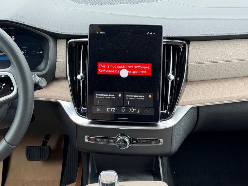 New 2026 Volvo XC90 T8 Plus w/ Protection Package AWD/4WD image 7