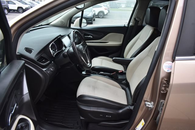 Used 2018 Buick Encore Sport Touring w/ Safety Package FWD image 17