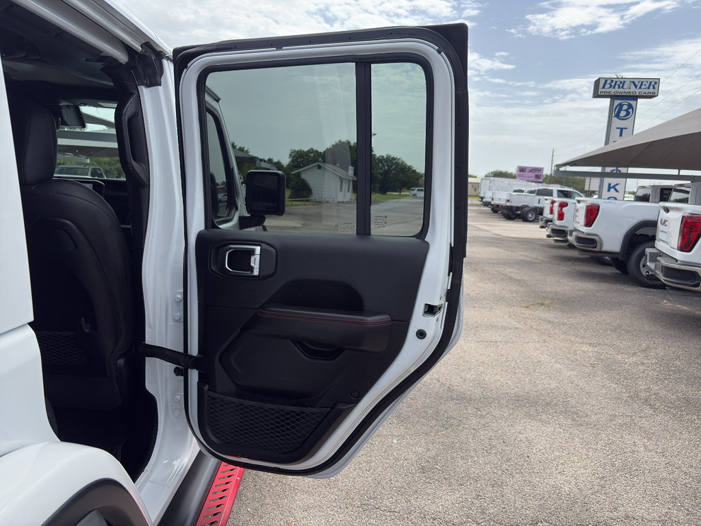Used 2025 Jeep Wrangler Unlimited Rubicon AWD/4WD image 17