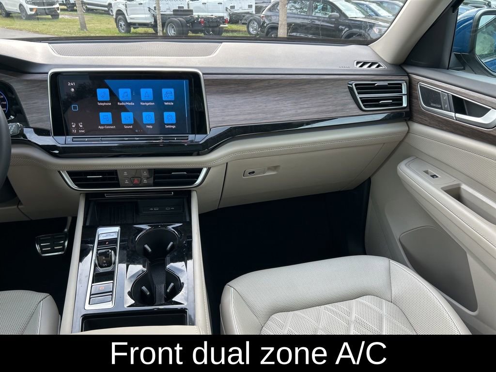 Certified 2025 Volkswagen Atlas SEL Premium R-Line image 11