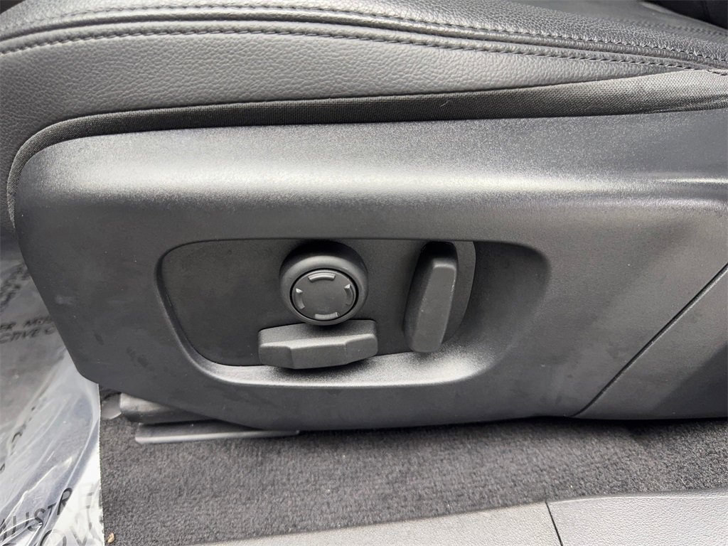 Used 2023 Land Rover Range Rover Evoque SE image 30