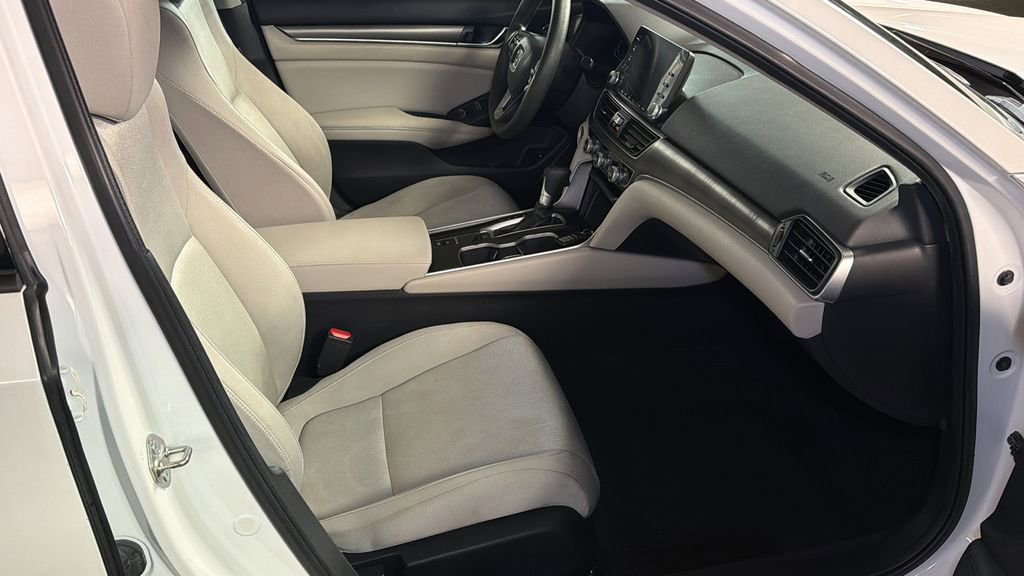 Used 2018 Honda Accord LX image 10