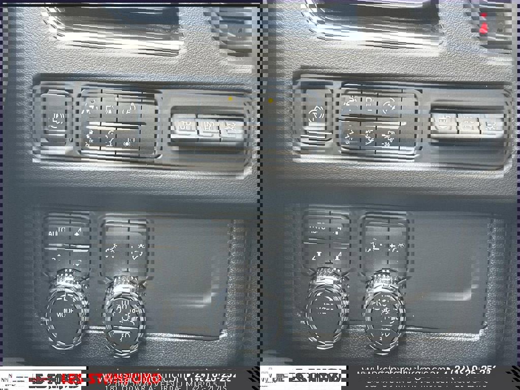 Used 2023 GMC Yukon AT4 w/ Technology Package image 28