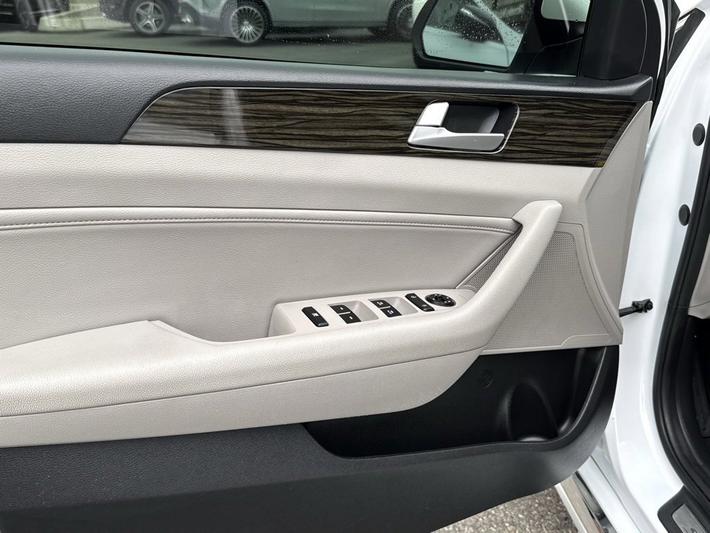 Used 2017 Hyundai Sonata Limited w/ Cargo Package image 19
