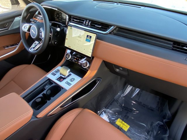 Used 2025 Jaguar F-PACE R-Dynamic S AWD/4WD image 11