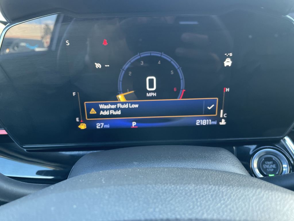 Used 2025 Chevrolet Trax RS w/ Sunroof Package image 17